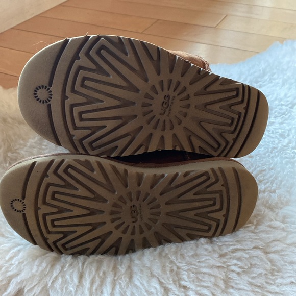 UGG boots - Picture 2 of 6